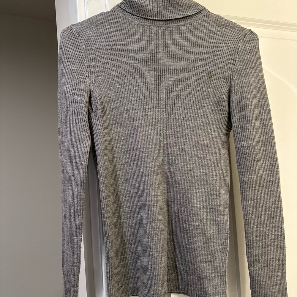 Uniqlo Heather Gray Knit Turtleneck